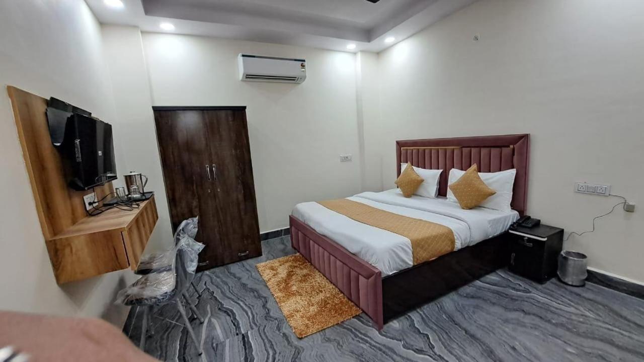 Hotel O City Deluxe Delhi  Bagian luar foto