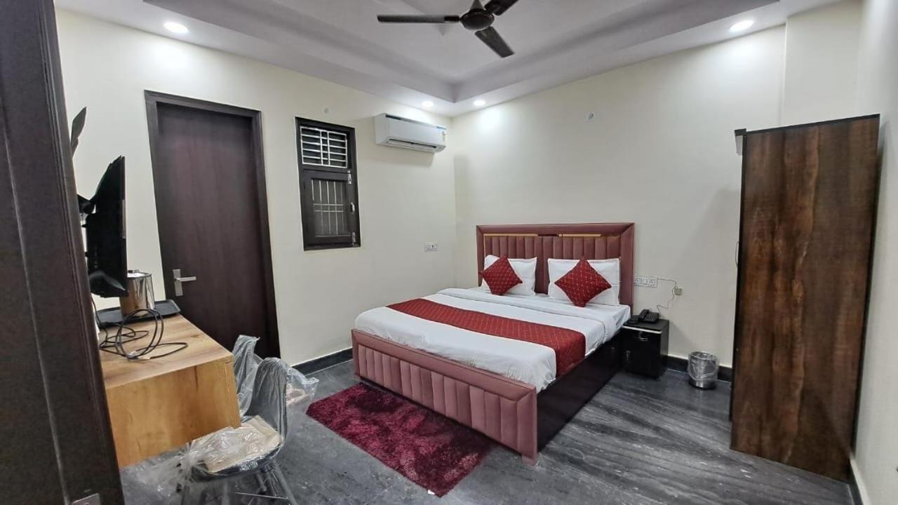 Hotel O City Deluxe Delhi  Bagian luar foto