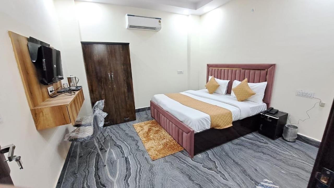 Hotel O City Deluxe Delhi  Bagian luar foto
